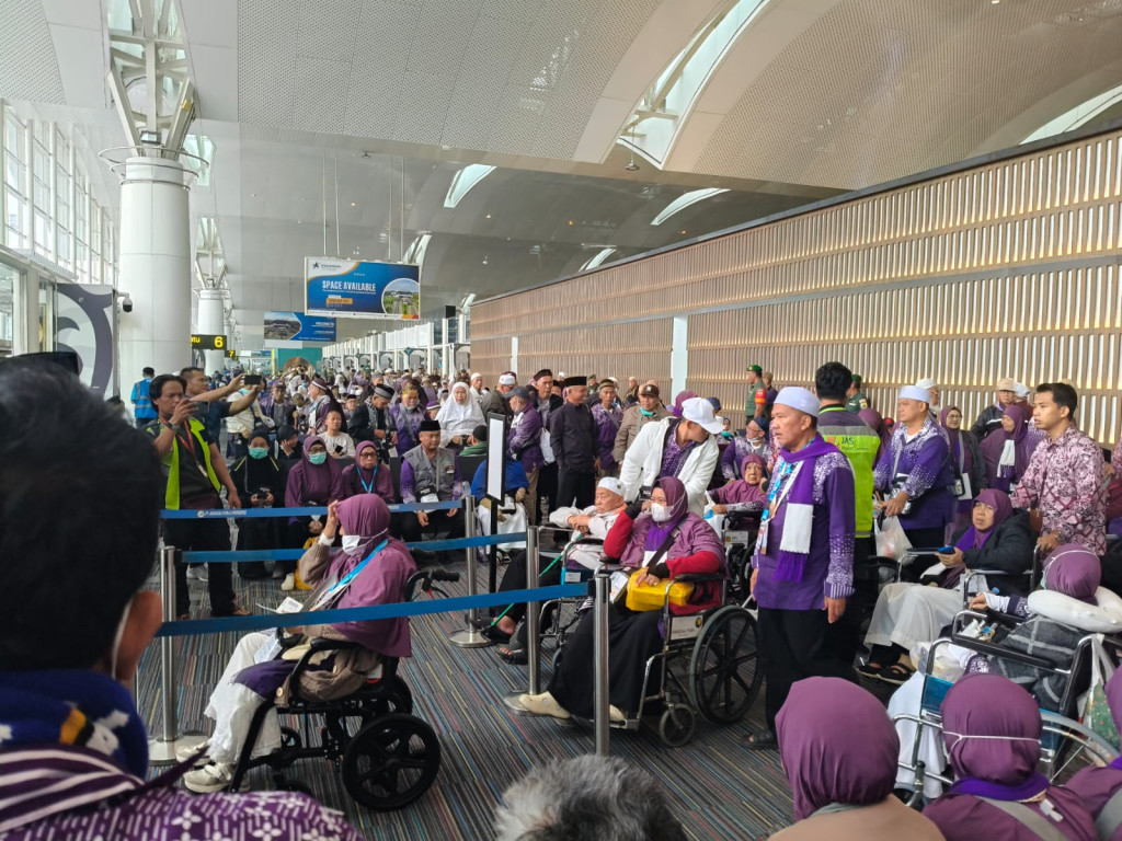 Polda Sumut Kawal Ketat Pemberangkatan Kembali 442 Jemaah Haji Pasca Ancaman Bom