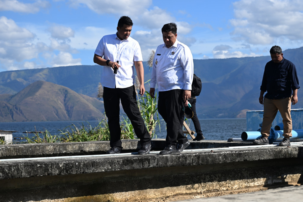 Tinjau Reservoir Tirtanadi Cabang Samosir, Gubsu Bobby Nasution Akan Tingkatkan Kualitas Air Bersih untuk Masyarakat