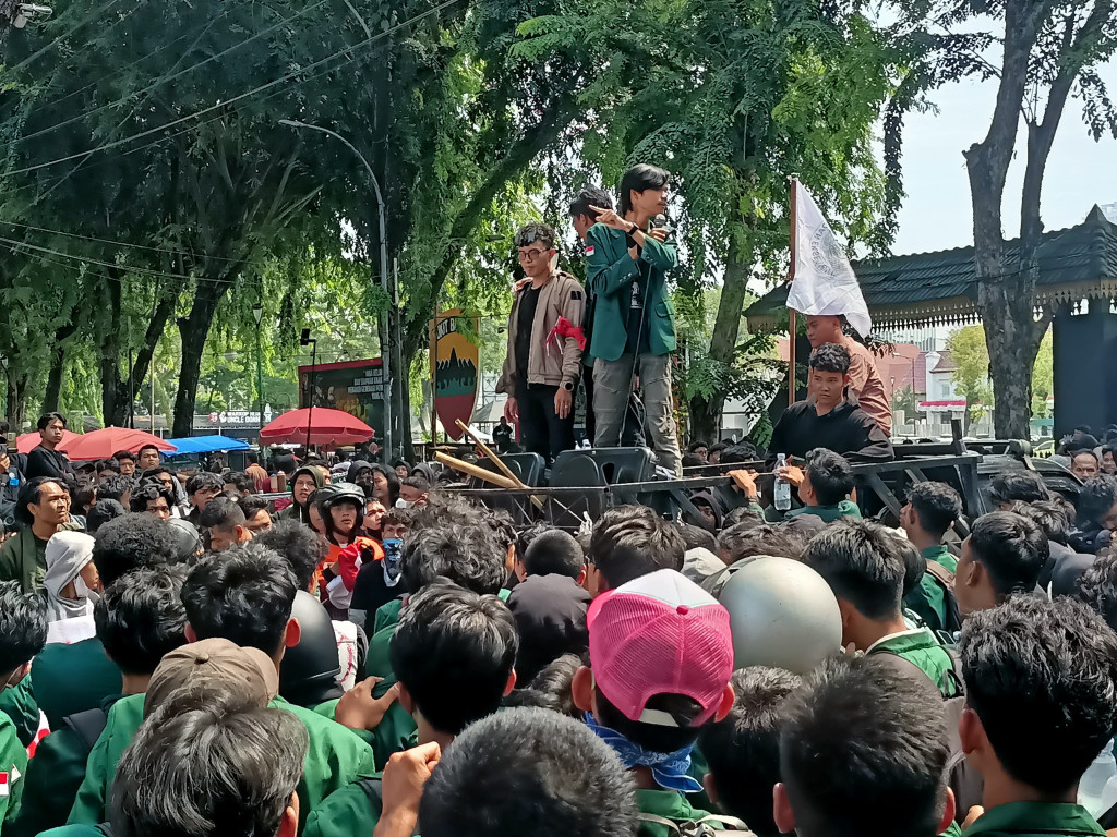 42 Pengunjukrasa di DPRD Sumut Dipulangkan, 2 Orang Positif Narkoba
